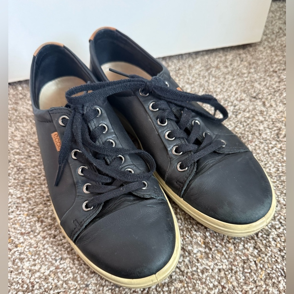 ECCO Soft 7 Women's Leather Sneaker Black Leather Sneakers with White Sole - Picture 2 of 6